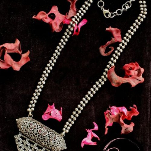 Ladies Silver Floral Pendant Necklace