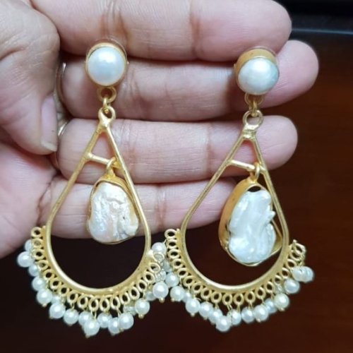 Ladies White Pearl Teardrop Earpiece