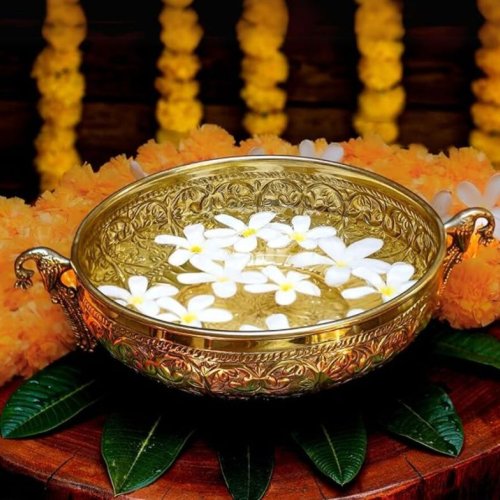 Golden Polished Metal Peacock Urli