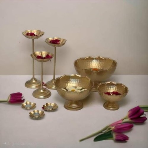 Golden Polished Metal Taj Urli