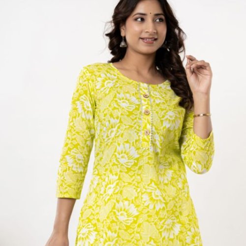 Ladies Parrot Green Prnted Cotton Short Kurti
