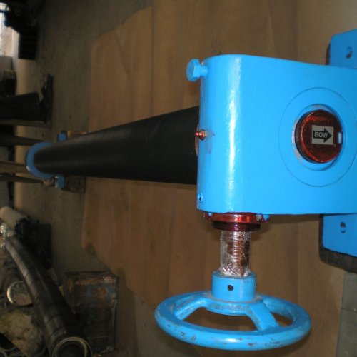 Jointed Axle Rubber Bow Roller