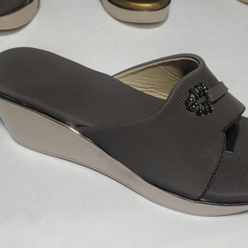 Soft Cushioned Platform Sandal