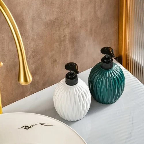 Plastic Liquid Soap Dispenser Set