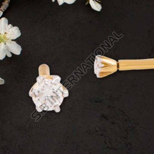 Elegant Gold Nose Pin