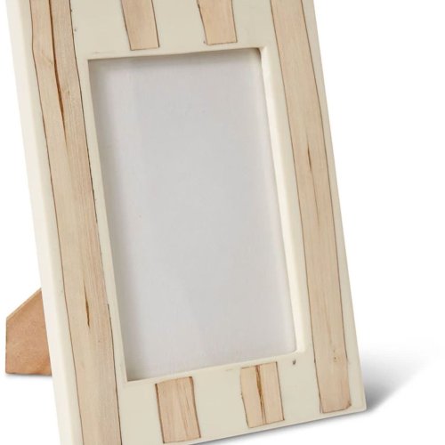 White Resin with Vertical Wood Accent Photo Frame White Resin with Vertical Wood Accent Photo Frame