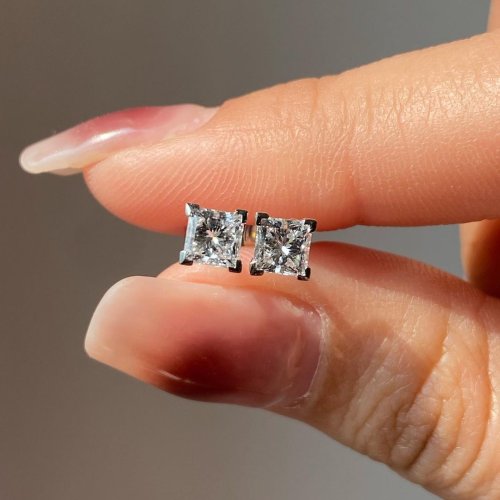 Ladies Classic Diamond Stud Earrings