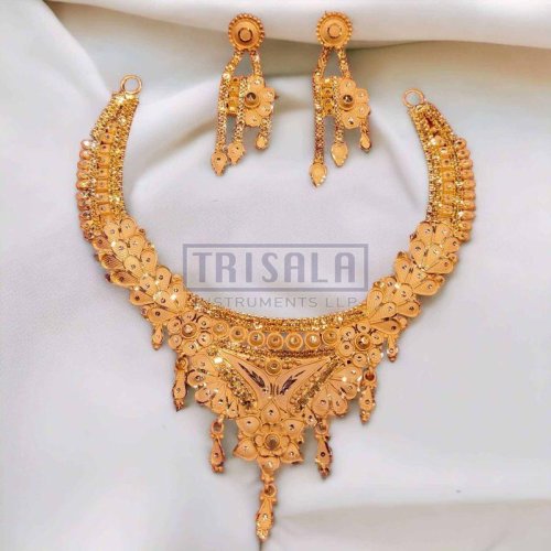 Women Elegant Gold Plated Necklace Set
