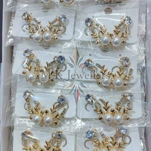 Ladies Fashionable Drop Earrings