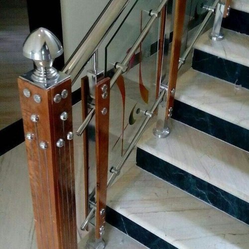Wood Pillar Glass Staircase Railing