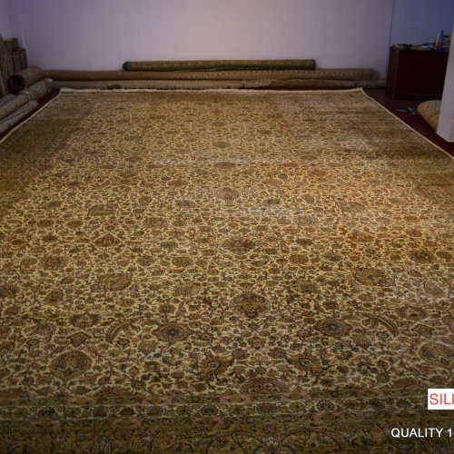 All OVER Cream Silk ON Silk 24/24 Handmade Carpets