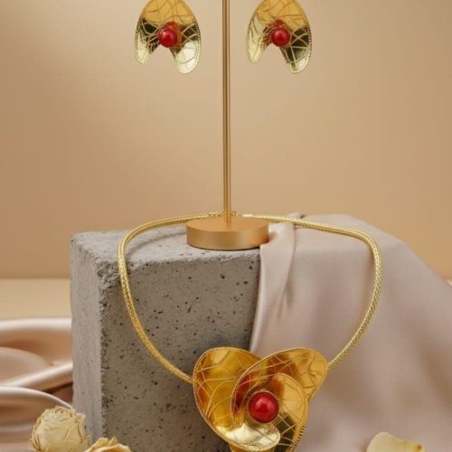 Red Bread Accent Gold Toned Necklace Set