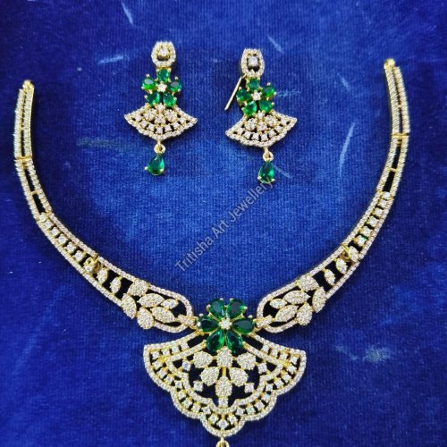 Women Hasli Necklace Set