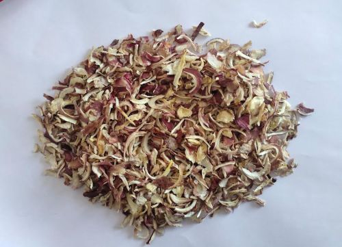 Dehydrated Pink Onion Flakes