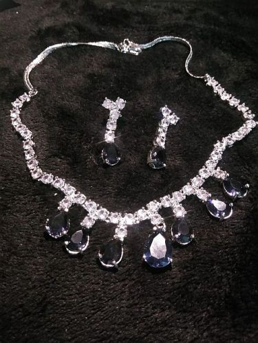 Pear Shaped Blue Stone Solitaire Diamond Necklace Set