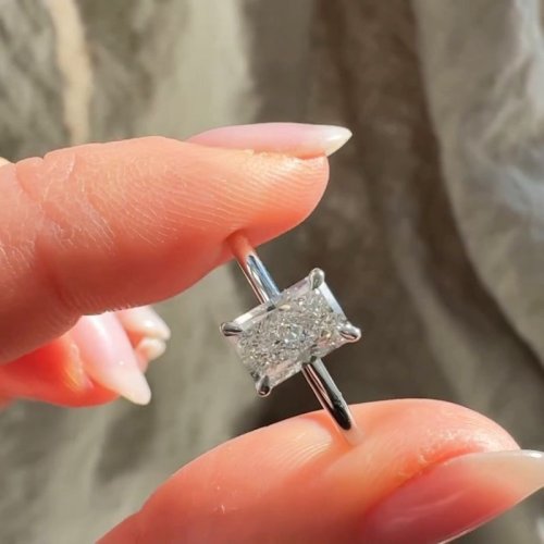 2 Carat Radiant Cut Solitaire Labgrwon Women Diamond Ring