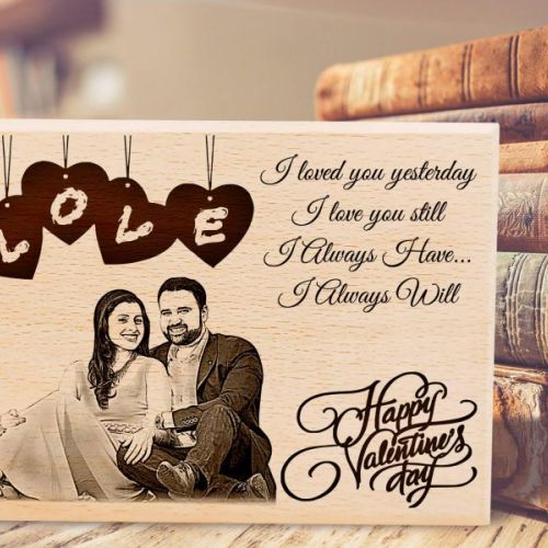 Customized Wooden Showpiece Service