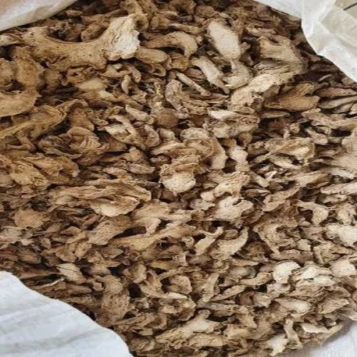 Light Brown Dehydrated Ginger Flakes