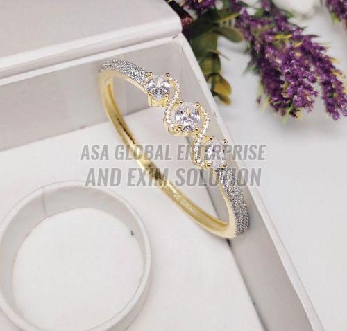 Ladies Brass Party Golden Fancy Bracelet