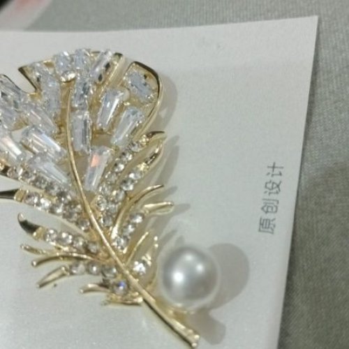 Gold Plated Pearl and Stone Work Brooch