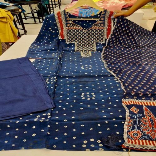 Pure Crepe Bandhni Ladies Printed Kurtii with Dupatta