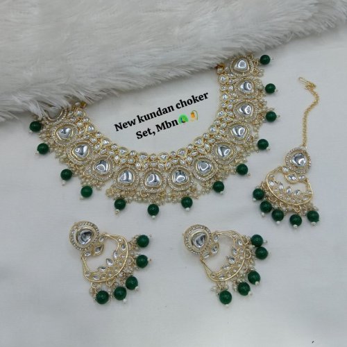 Ladies Stylish Necklace Set