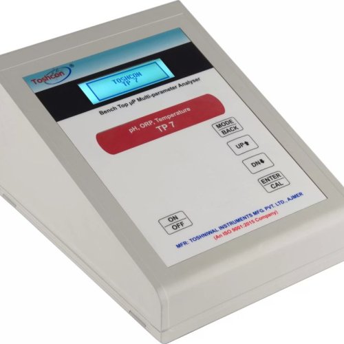 TP7 Benchtop PH Meter