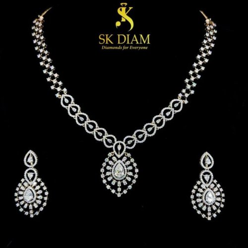 18KT Gold Lab Gorwn Diamond Necklace Set