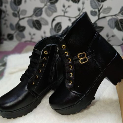 Black Lace Up Ancle Length Boot