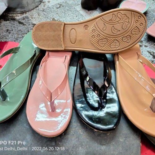 Glossy Finish Ladies Slipper