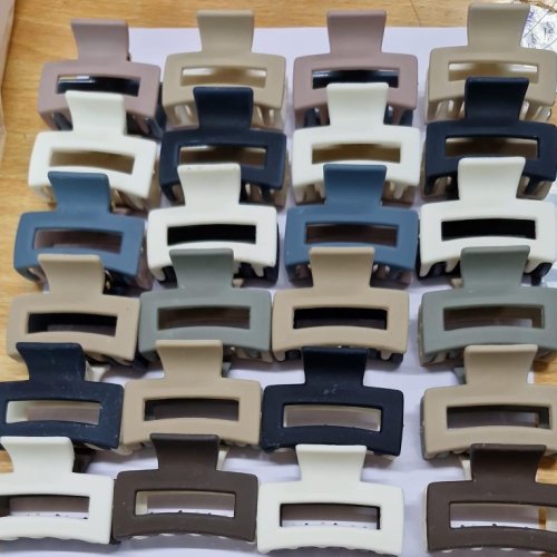 Plastic Hair Clutcher