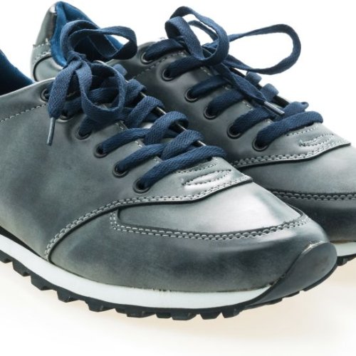 Affordable Men Classic Sneaker