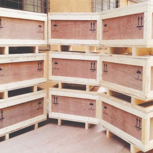 Industrial Plywood Boxes with Pallet Base for Secure Transit
