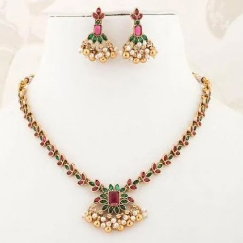 Women\'s Classic Pearl Gold Plated Necklace Set with Earrings