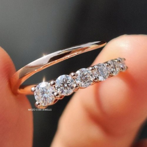 0.57 CT Round Moissanite Diamond Ring