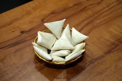 Frozen Dal Kanda Samosa