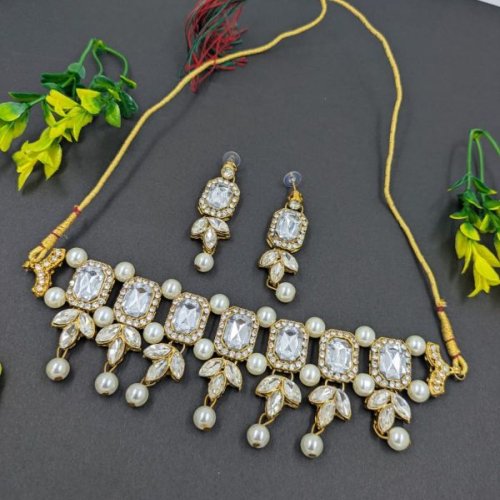Elegant Kundan & Pearl Choker Set