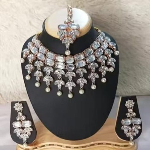 Marquis Kundan & Pearl Choker Set