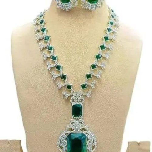 Royal Emerald & Diamond Look Necklace Set