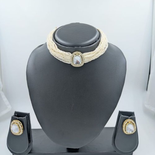 Simple Kundan & Pearl Choker Set