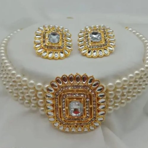 Stylish Kundan & Pearl Square Choker Set