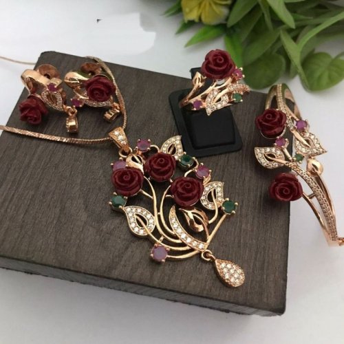 Red Stone Pendant Set
