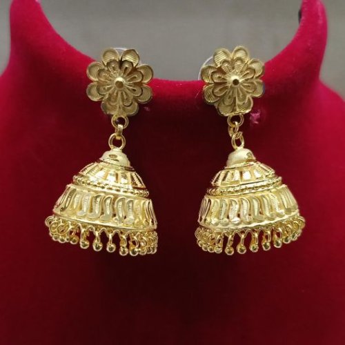 Ladies Fancy Gold Ear Studs