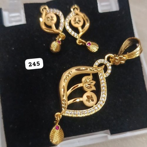 Yellow Gold Earring