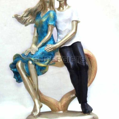 Romantic Love Couple Statue Human Figurines