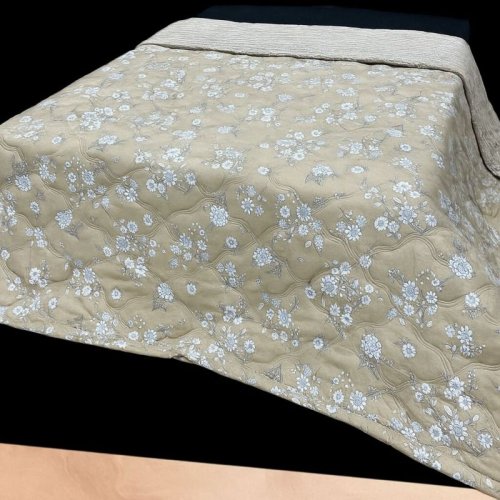 Beige &AMP; White Premium Ultrasonic Double Bed Reversible Comforter