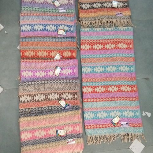 Ladies English Kullu Woolen Shawl