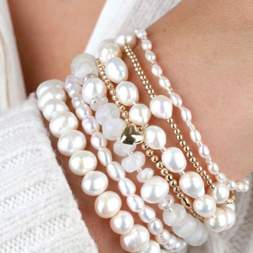White Female Pearl Bracelet