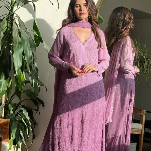 Ladies Heavy Mulmul Chikankari Kurti Set