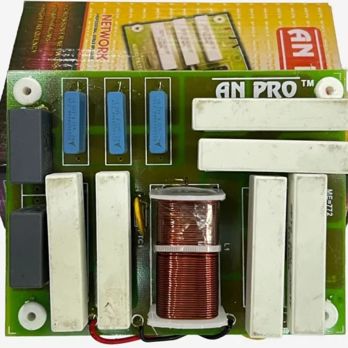 An PRO HF518 Professional Speaker Crossover